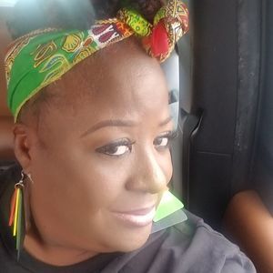 Meet your Posher, Laverne